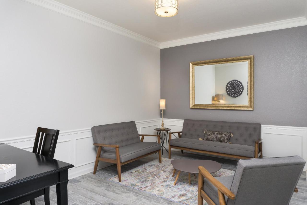 Orlando Escape Hotel Williamsburg ภายนอก รูปภาพ